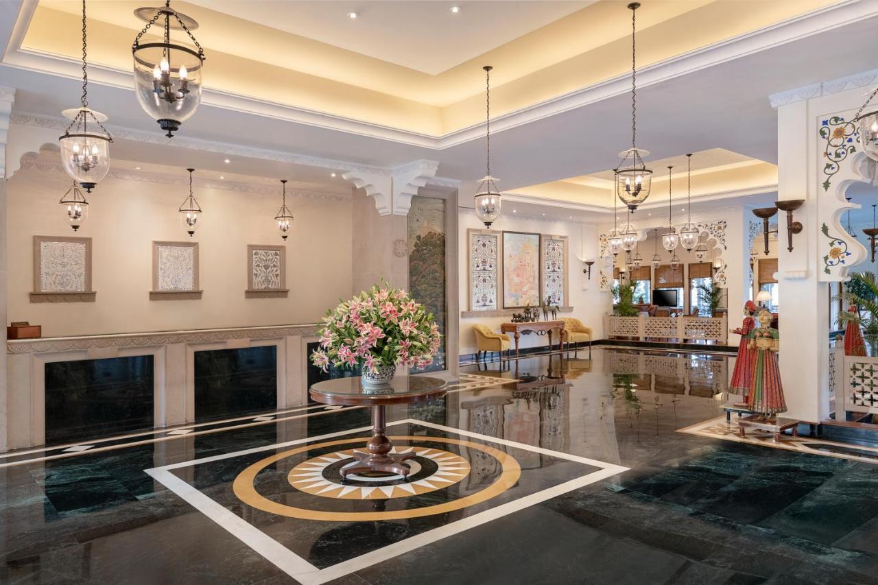 Отель Trident Удайпур Экстерьер фото The lobby of the Taj Mahal Palace